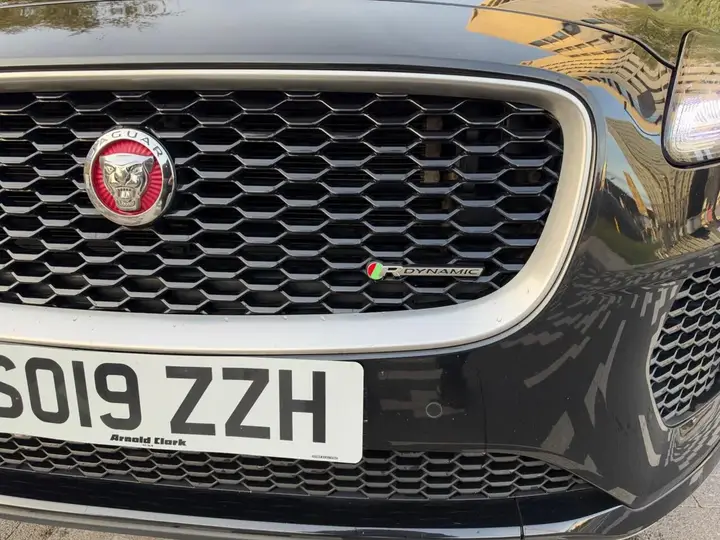 Jaguar E-Pace 2019 photo 5
