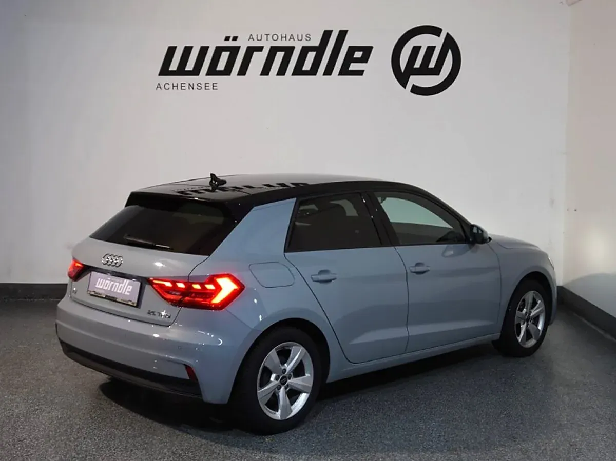 Audi A1 2023 photo 2