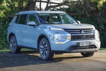 Mitsubishi Outlander 2025 photo 2