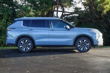 Mitsubishi Outlander 2025 photo 3
