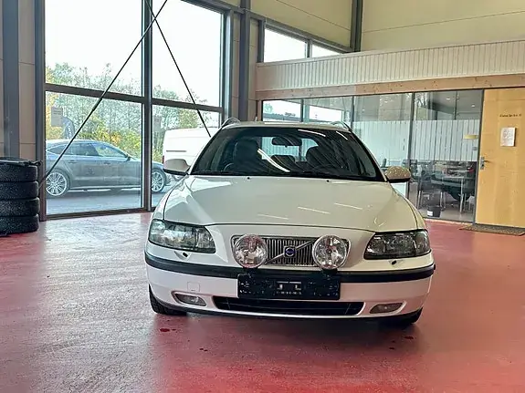 Volvo V70 2002 photo 2