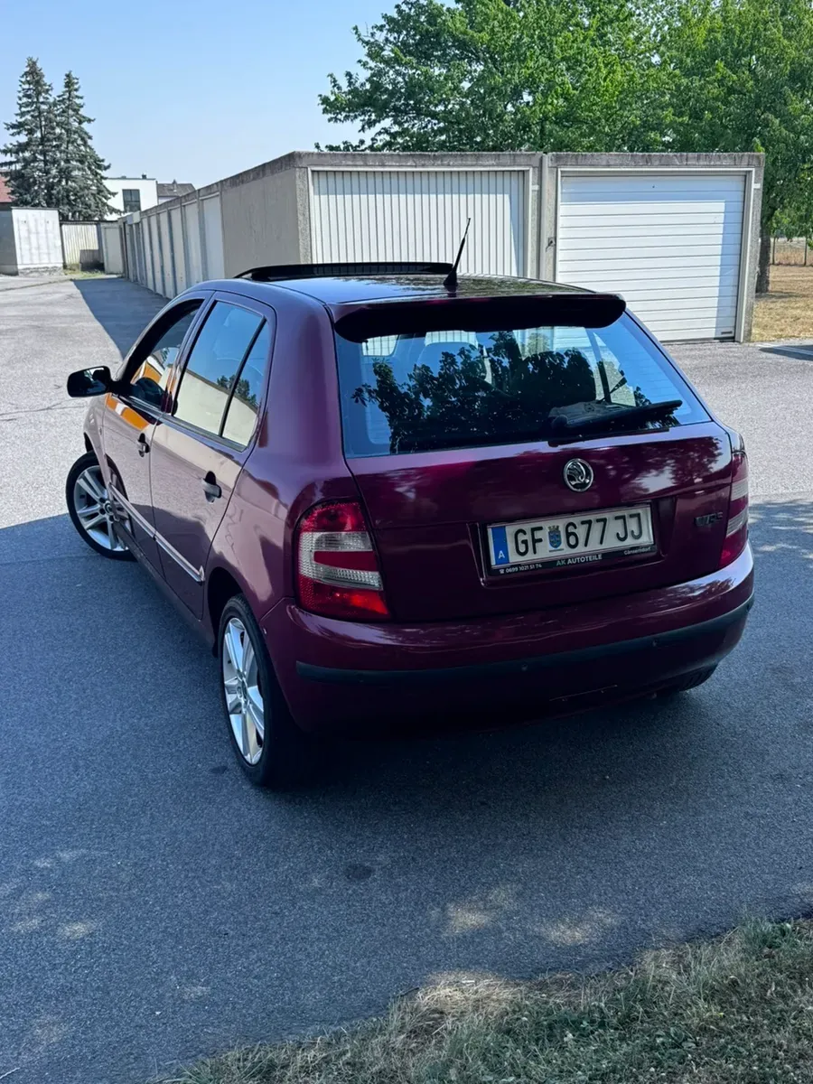 Skoda Fabia 2005 photo 2