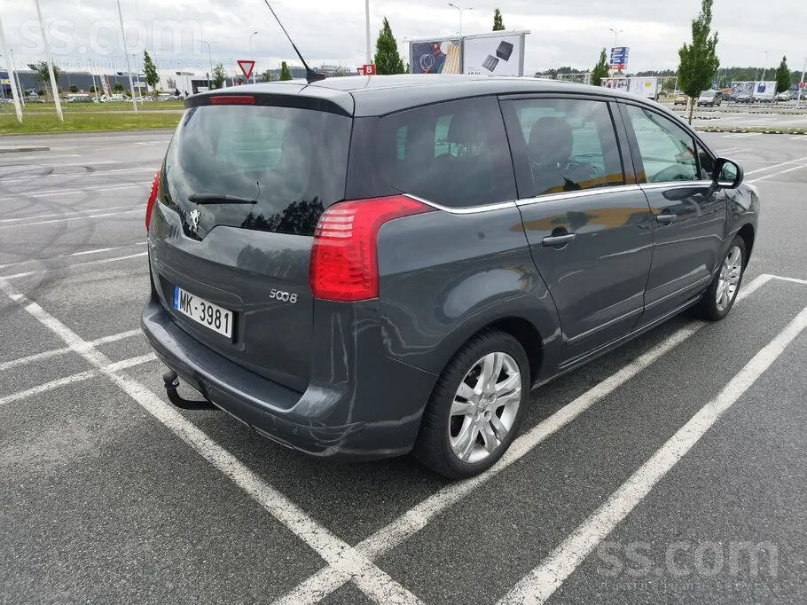 Peugeot 5008 2010 photo 3