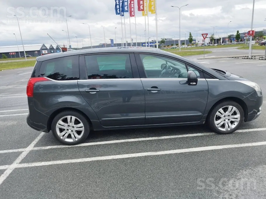 Peugeot 5008 2010 photo 4