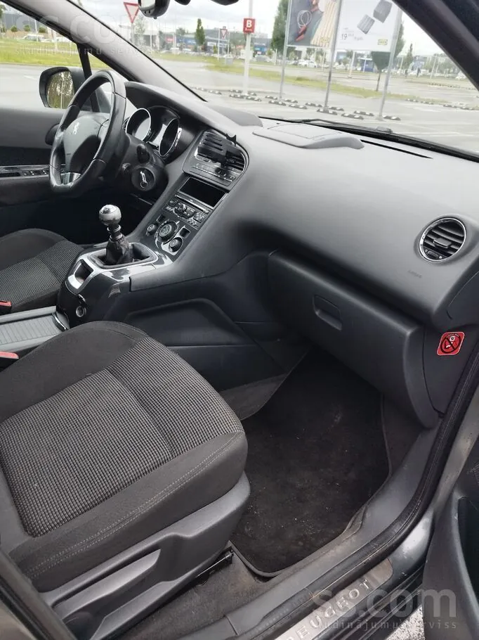 Peugeot 5008 2010 photo 5