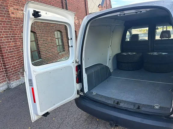 Volkswagen Caddy Maxi 2012 photo 5