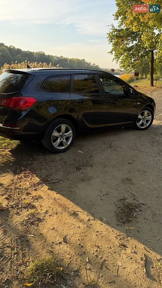 Opel Astra 2012 photo 4