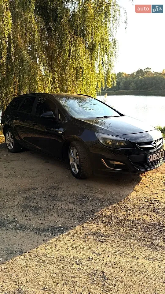 Opel Astra 2012 photo 3