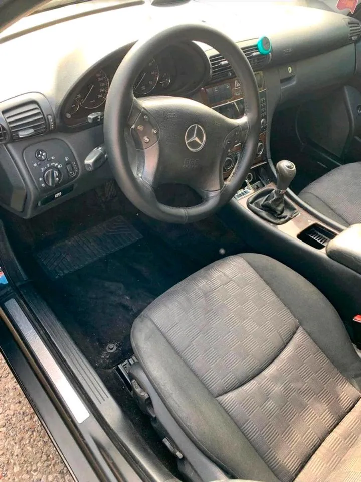 Mercedes-Benz C180