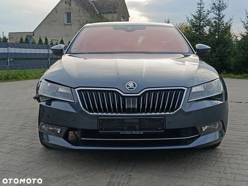 Skoda Superb 2018 photo 2