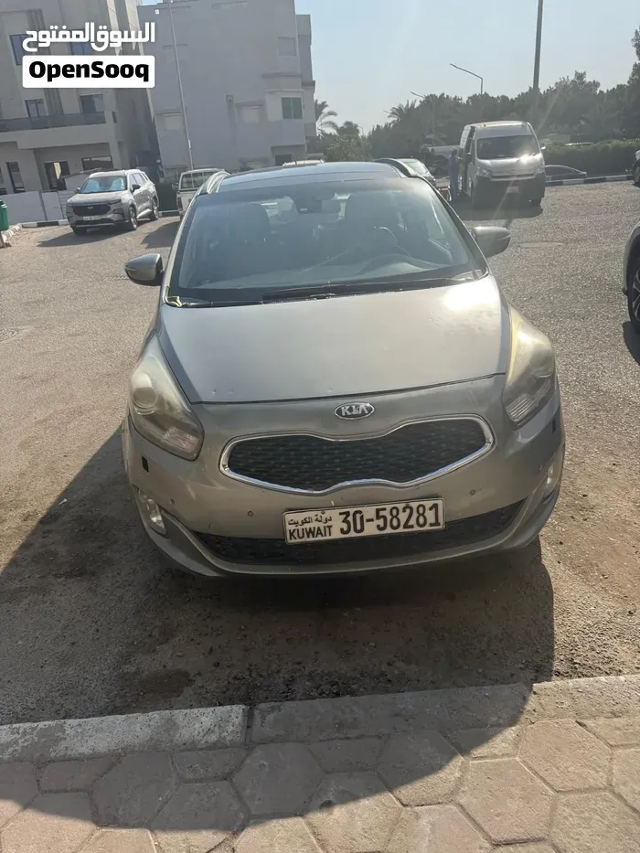 Kia Carens 2014 photo 2