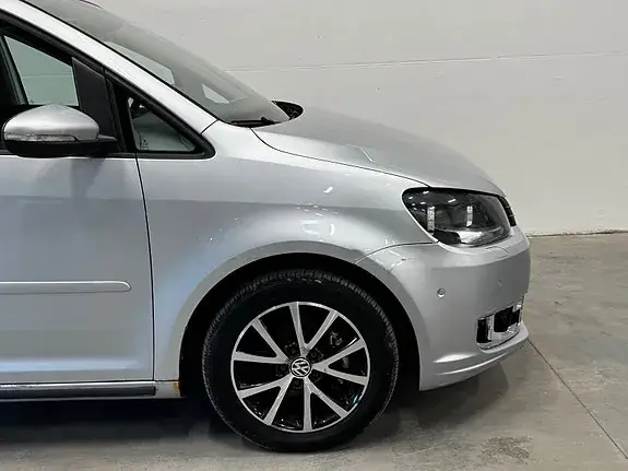 Volkswagen Touran 2012 photo 3