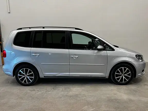 Volkswagen Touran 2012 photo 4