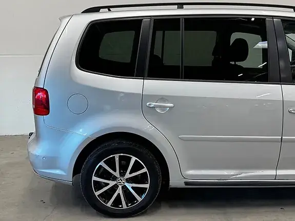 Volkswagen Touran 2012 photo 5