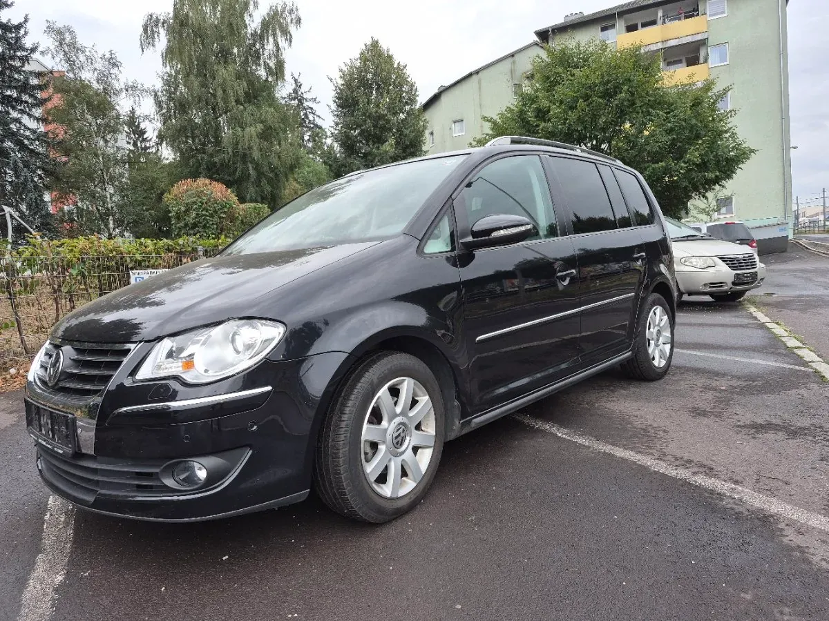 Volkswagen Touran 2010 photo 3