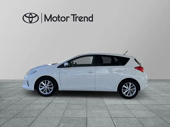 Toyota Auris 2013 photo 3