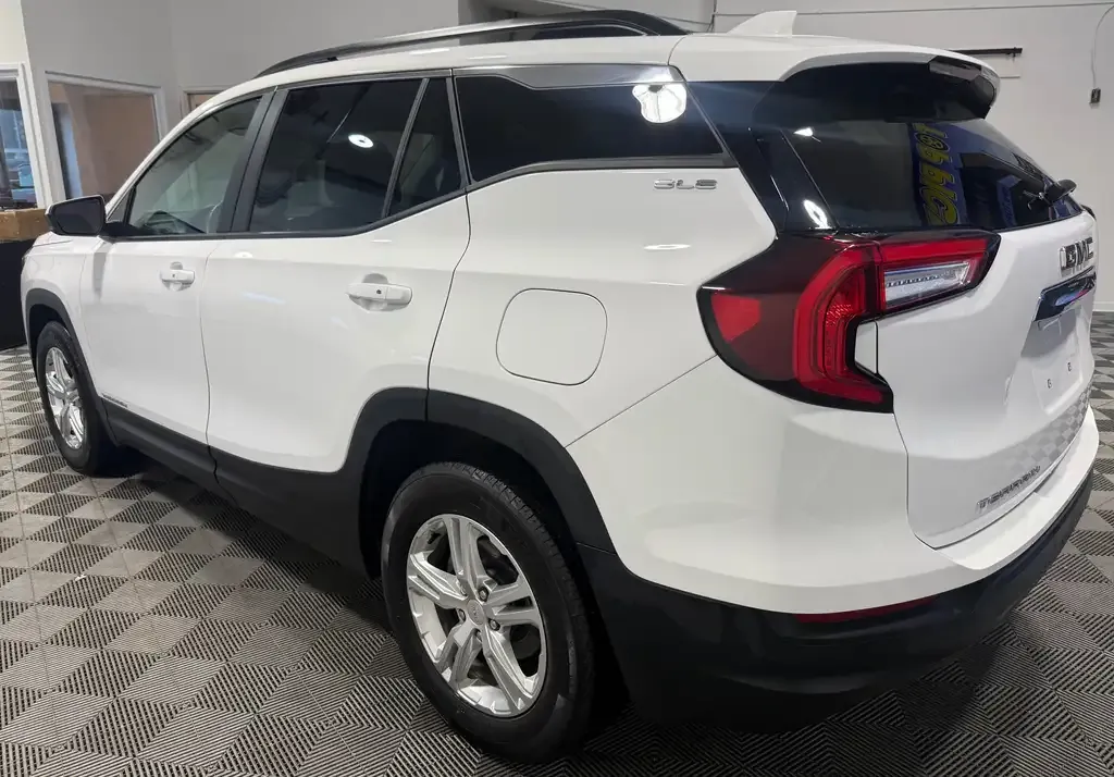 GMC Terrain 2024 photo 3