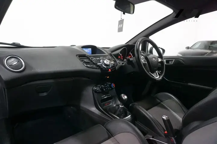 Ford Fiesta 2013 photo 3