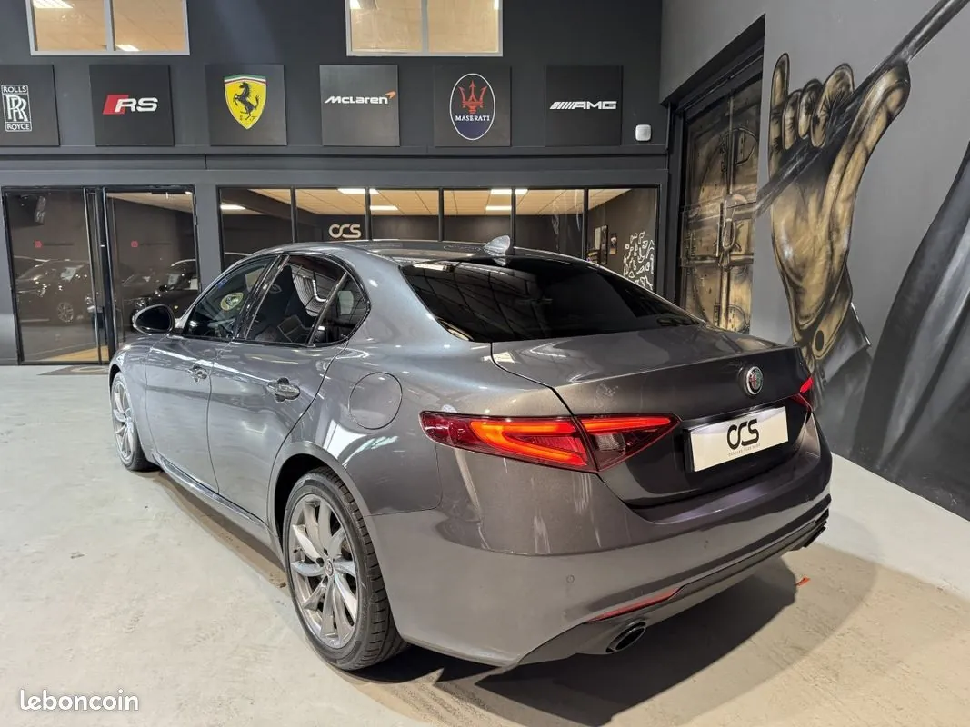 Alfa Romeo Giulia 2021 photo 3