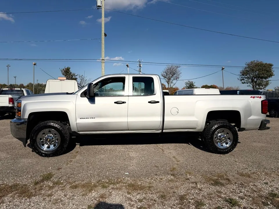 Chevrolet Silverado 2500Hd 2019 photo 2