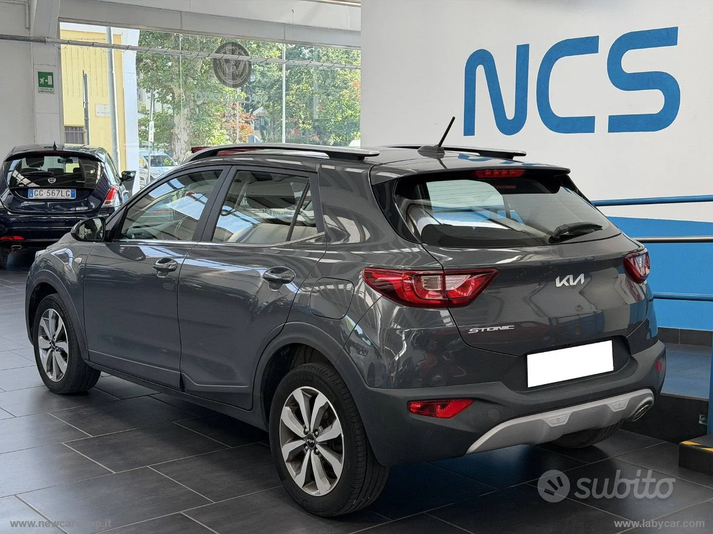 Kia Stonic 2022 photo 2