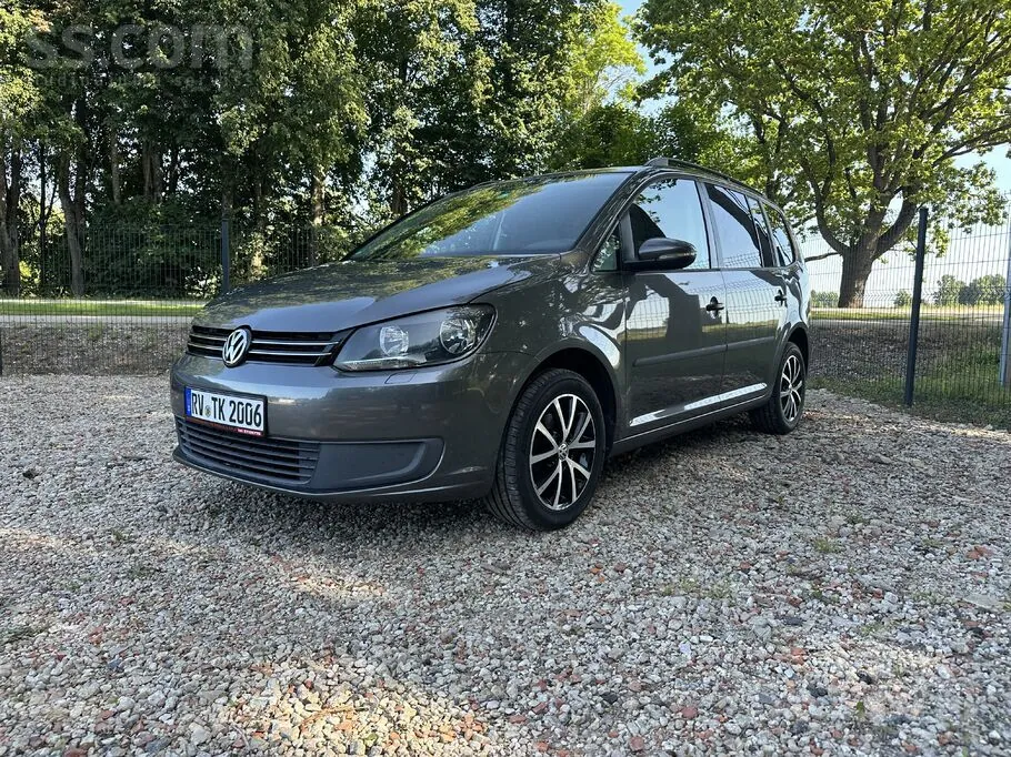 Volkswagen Touran 2011 photo 3