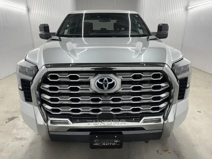 Toyota Tundra 2022 photo 2