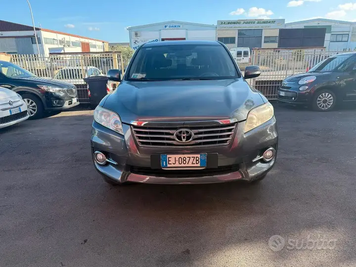 Toyota Rav4 2011 photo 2