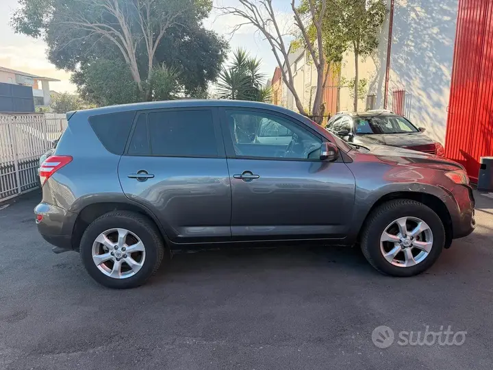 Toyota Rav4 2011 photo 4