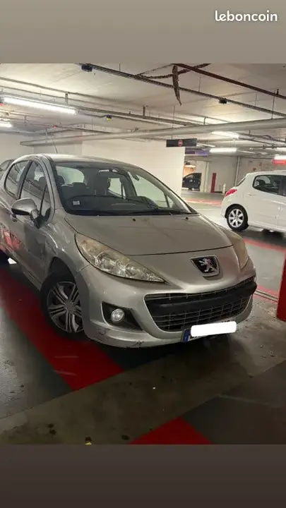 Peugeot 207 2011 photo 2
