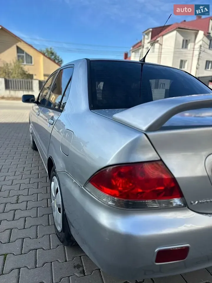Mitsubishi Lancer 2004 photo 4