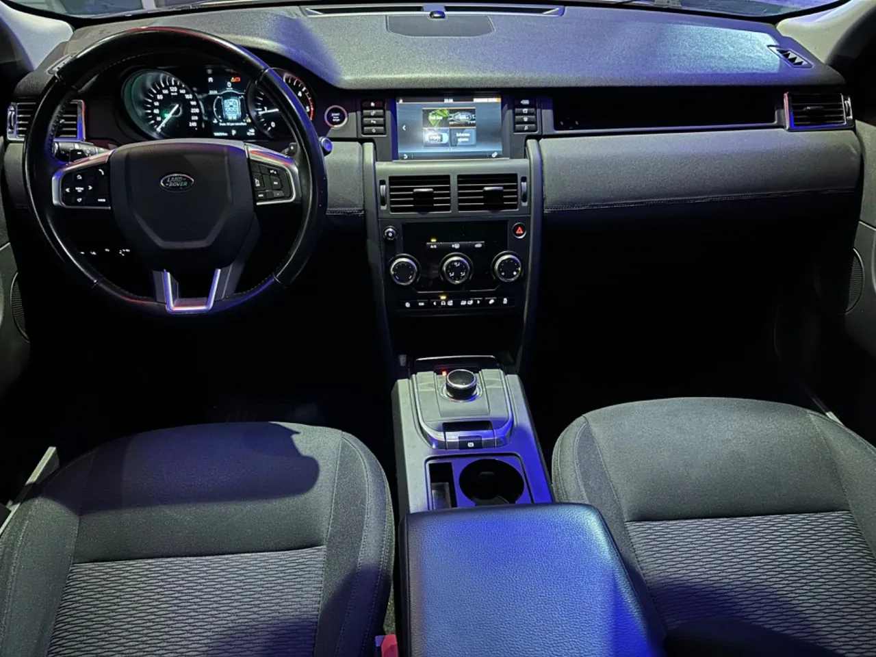 Land Rover Discovery Sport 2019 photo 4