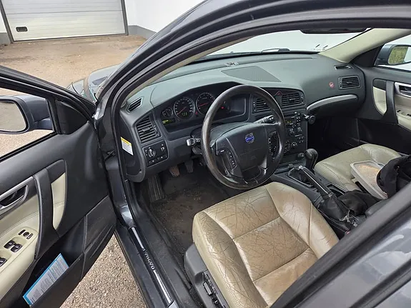 Volvo V70 2004 photo 2