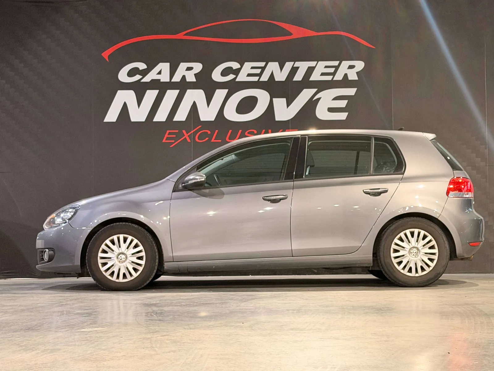 Volkswagen Golf 2011 photo 2