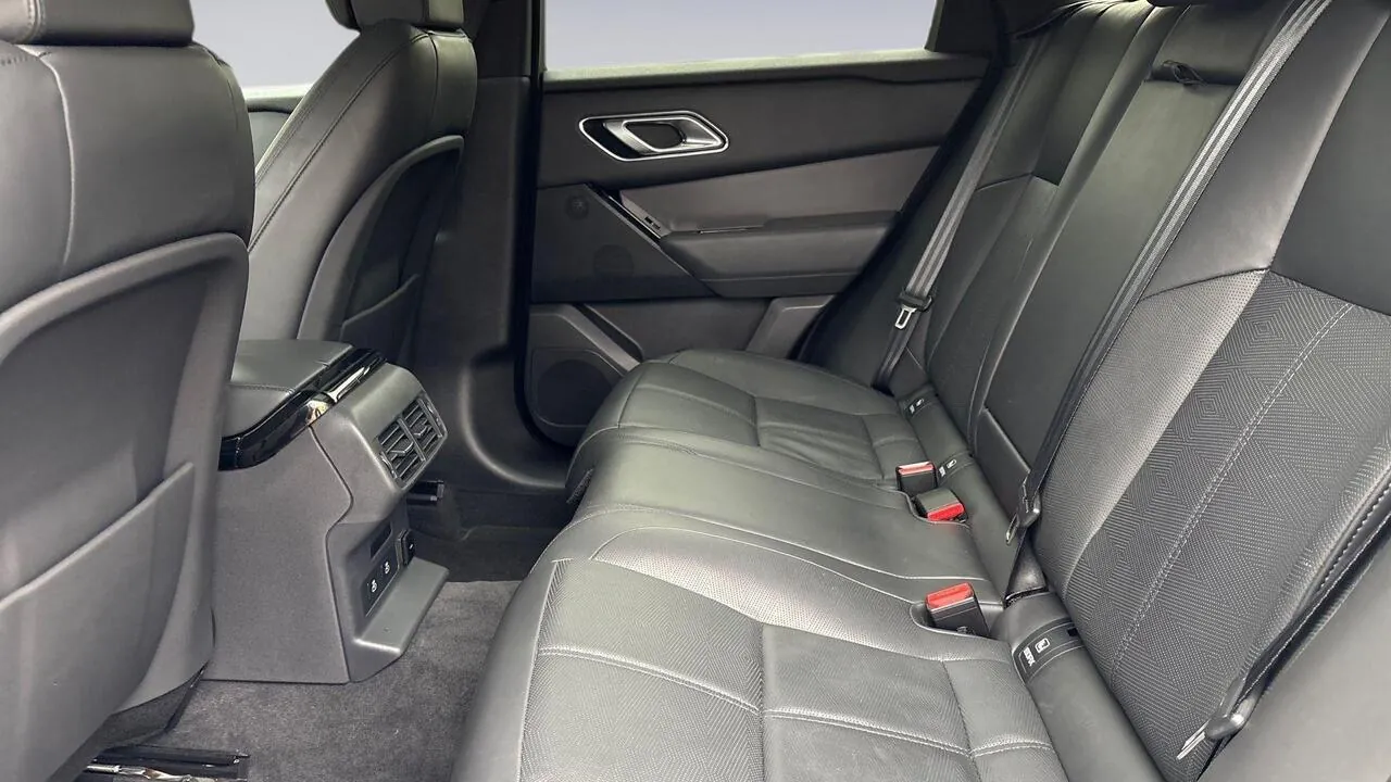 Land Rover Range Rover Velar 2023 photo 4