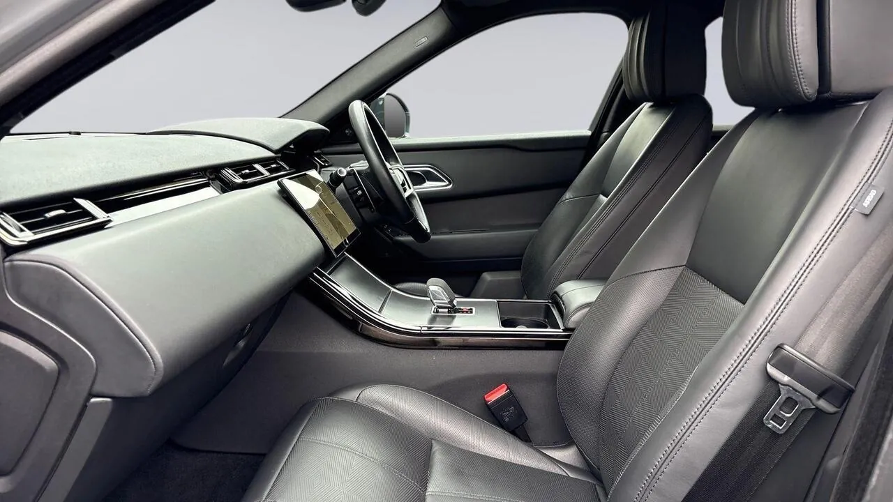 Land Rover Range Rover Velar 2023 photo 3