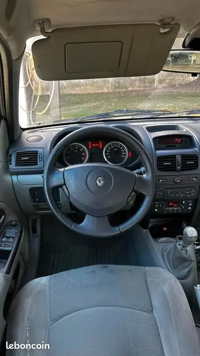 Renault Clio 2005 photo 3