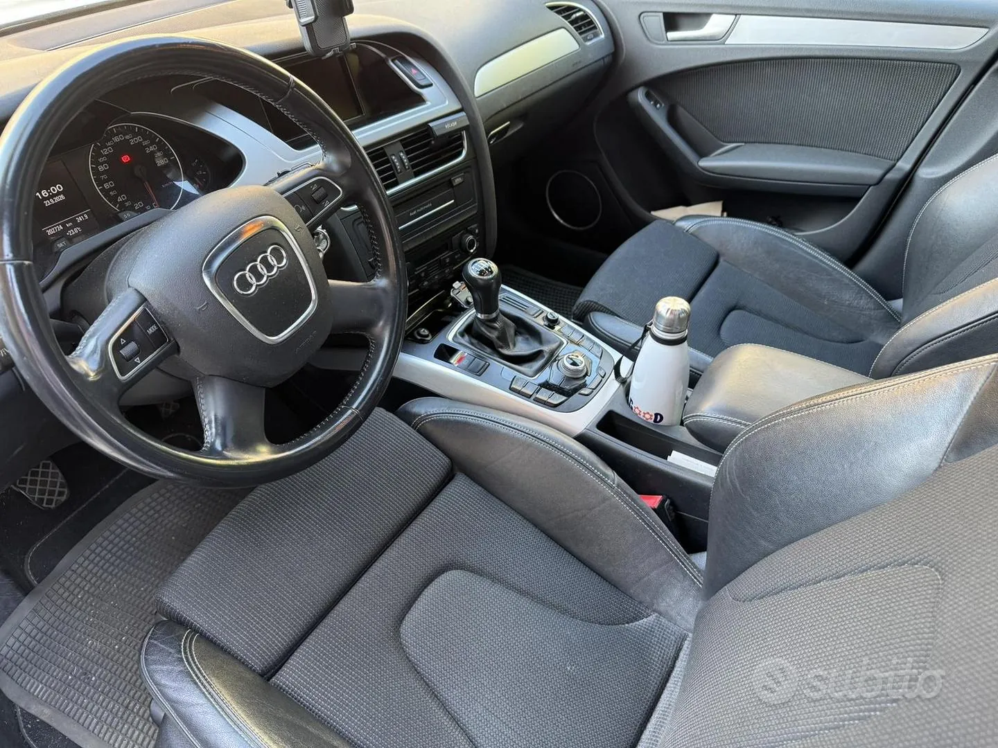 Audi A4 2011 photo 5