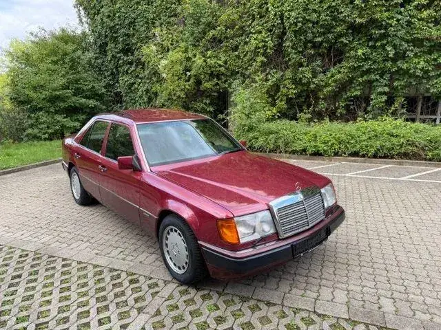 Mercedes-Benz 300 D