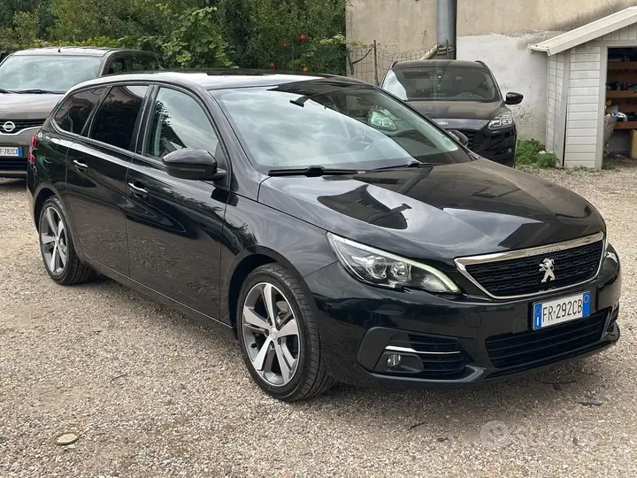 Peugeot 308 2018 photo 3