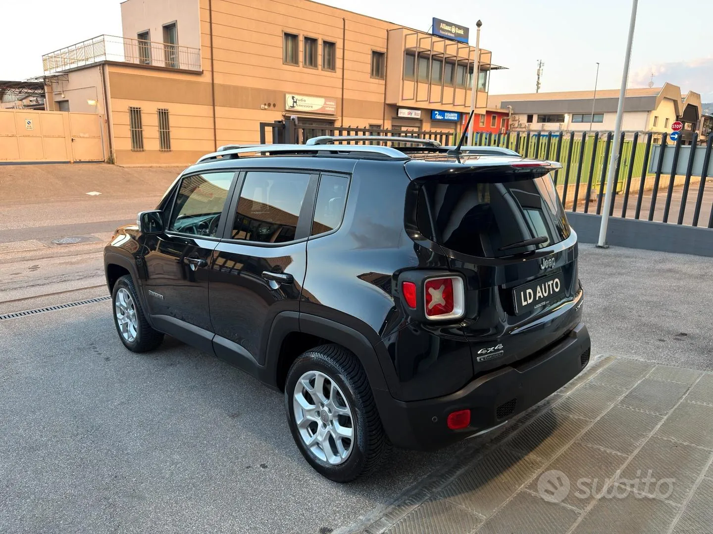 Jeep Renegade 2015 photo 5