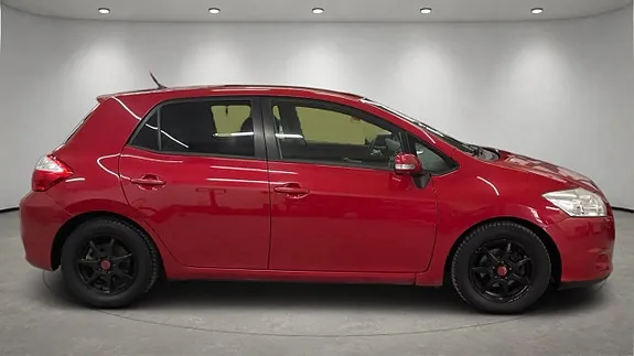 Toyota Auris 2011 photo 3