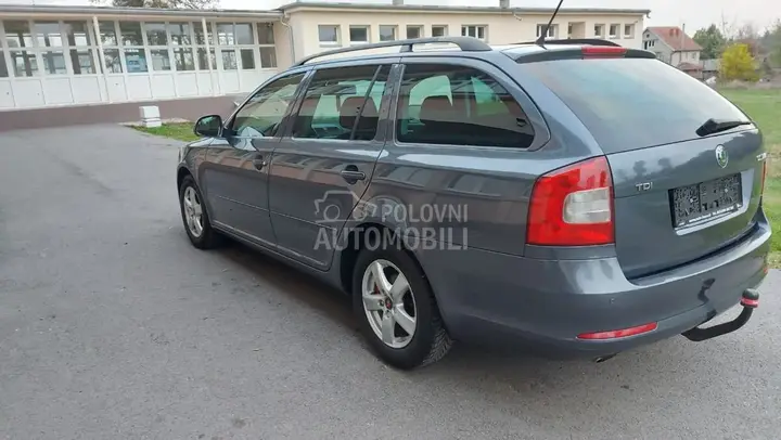 Skoda Octavia 2012 photo 4