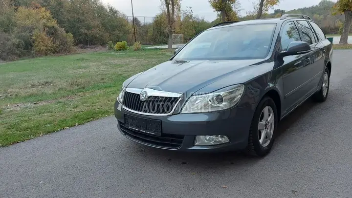 Skoda Octavia 2012 photo 2