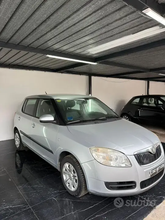 Skoda Fabia 2009 photo 2