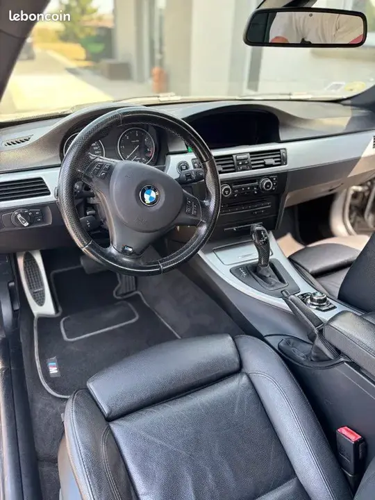 BMW 3 Series 2010 photo 3