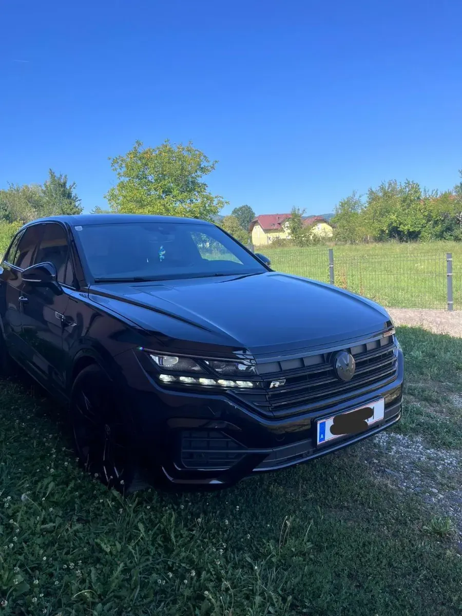 Volkswagen Touareg 2020 photo 2
