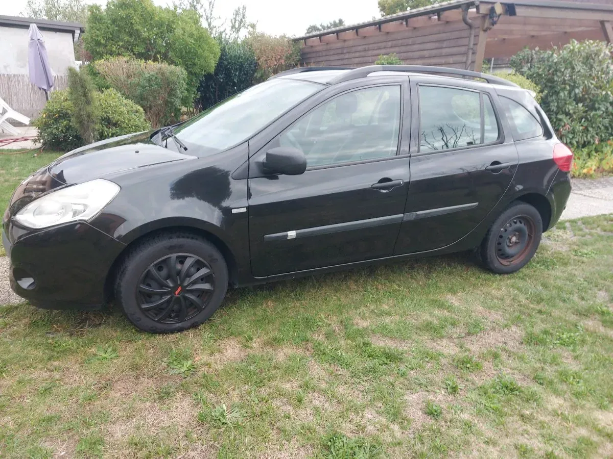 Renault Clio 2012 photo 2