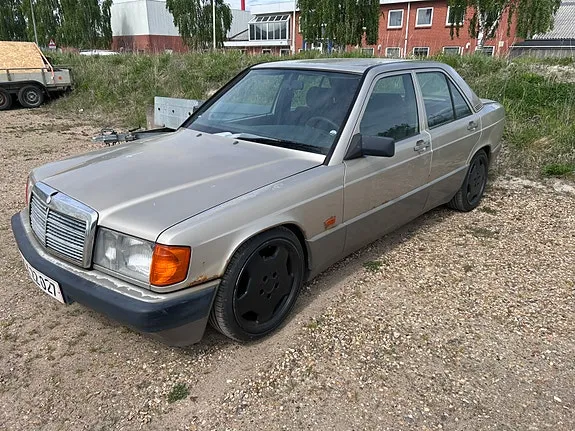Mercedes-Benz 190 E