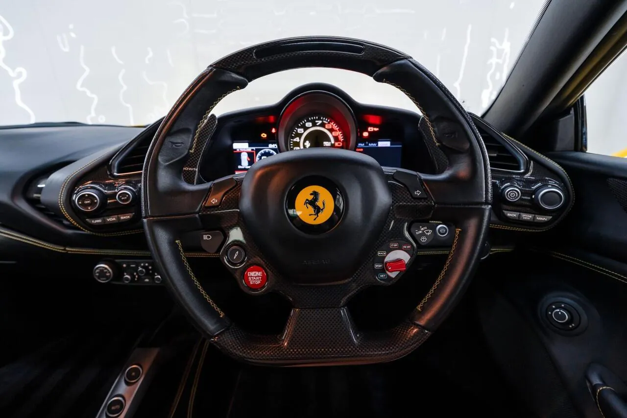 Ferrari 488 2016 photo 3